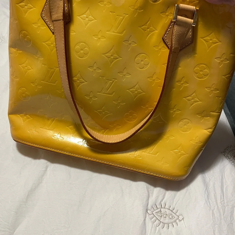 Louis Vuitton vernis yellow tote authentic COA is available - Picture 7 of 10